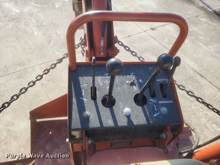 image for item DS5180 1992 Ditch Witch 7520DD cable plow