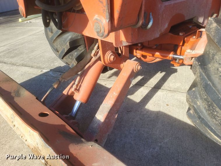 image for item DS5180 1992 Ditch Witch 7520DD cable plow