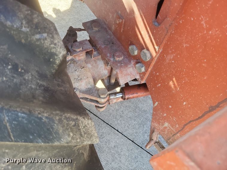 image for item DS5180 1992 Ditch Witch 7520DD cable plow