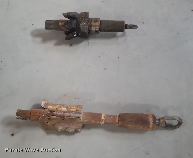 image for item DS5180 1992 Ditch Witch 7520DD cable plow