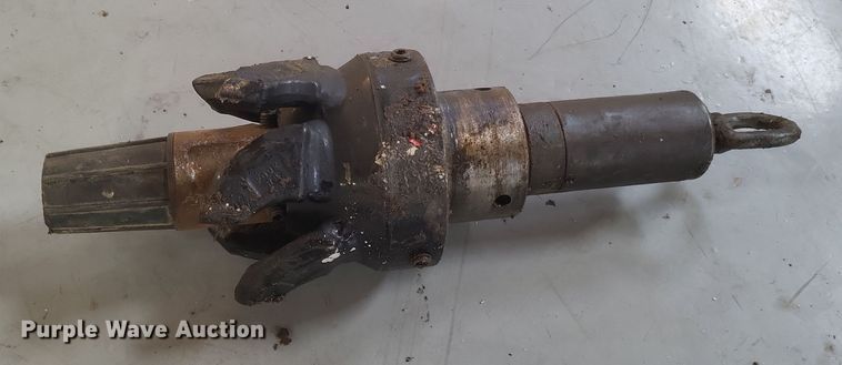 image for item DS5180 1992 Ditch Witch 7520DD cable plow