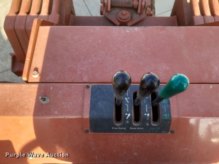 image for item DS5180 1992 Ditch Witch 7520DD cable plow