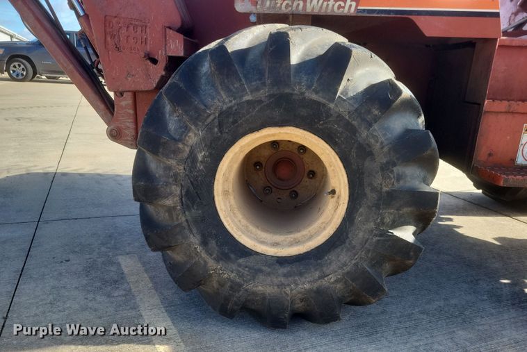 image for item DS5180 1992 Ditch Witch 7520DD cable plow