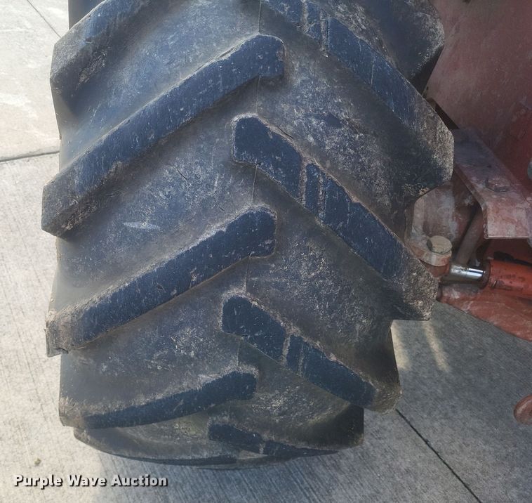 image for item DS5180 1992 Ditch Witch 7520DD cable plow