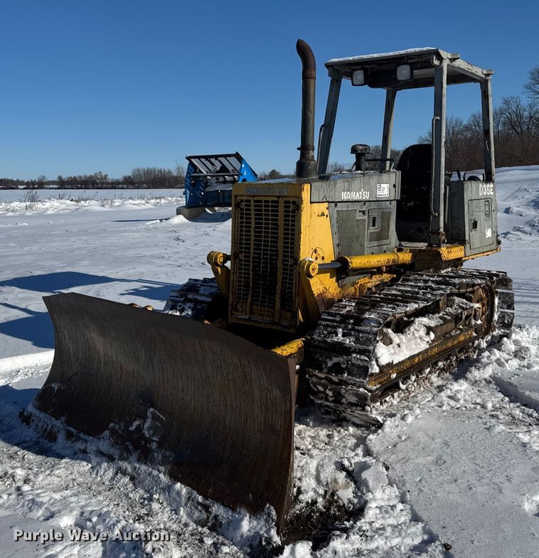 image for item DU3291 1998 Komatsu D38E dozer