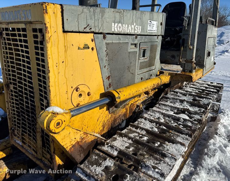 image for item DU3291 1998 Komatsu D38E dozer