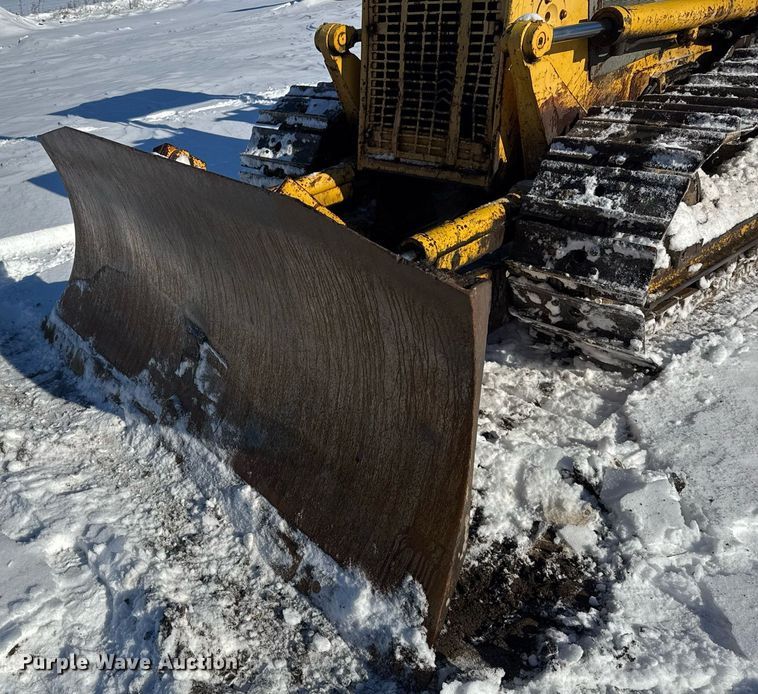 image for item DU3291 1998 Komatsu D38E dozer