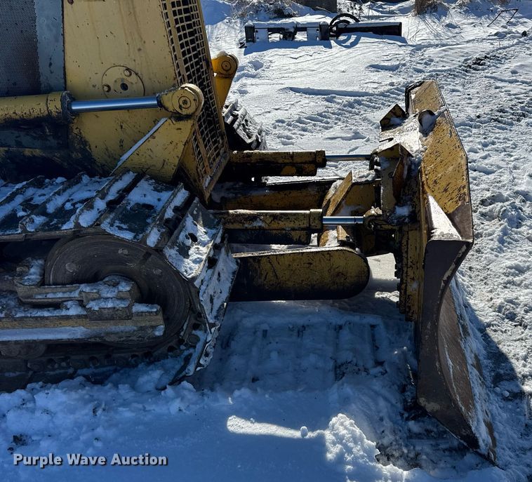 image for item DU3291 1998 Komatsu D38E dozer