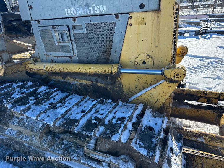 image for item DU3291 1998 Komatsu D38E dozer