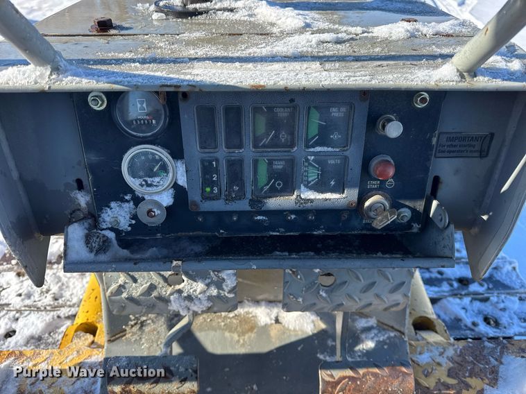 image for item DU3291 1998 Komatsu D38E dozer