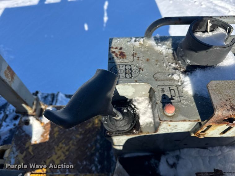 image for item DU3291 1998 Komatsu D38E dozer