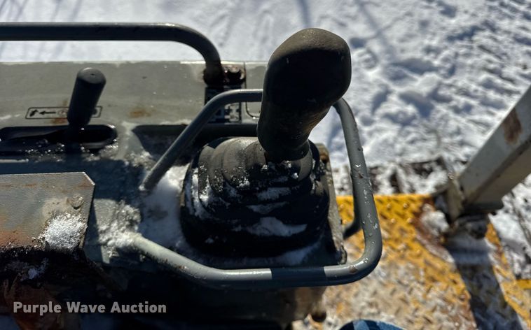 image for item DU3291 1998 Komatsu D38E dozer