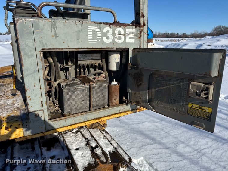 image for item DU3291 1998 Komatsu D38E dozer