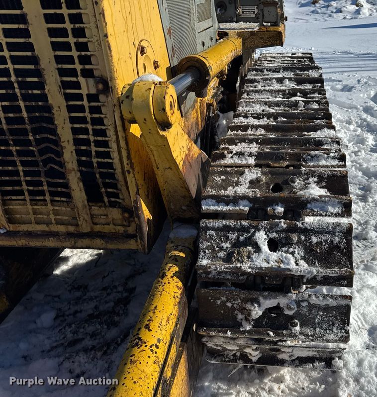 image for item DU3291 1998 Komatsu D38E dozer