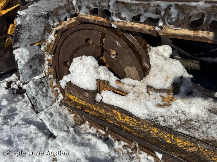 image for item DU3291 1998 Komatsu D38E dozer