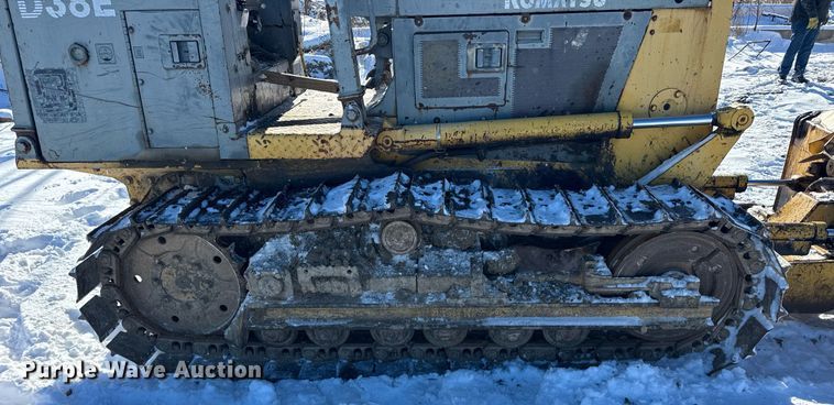 image for item DU3291 1998 Komatsu D38E dozer
