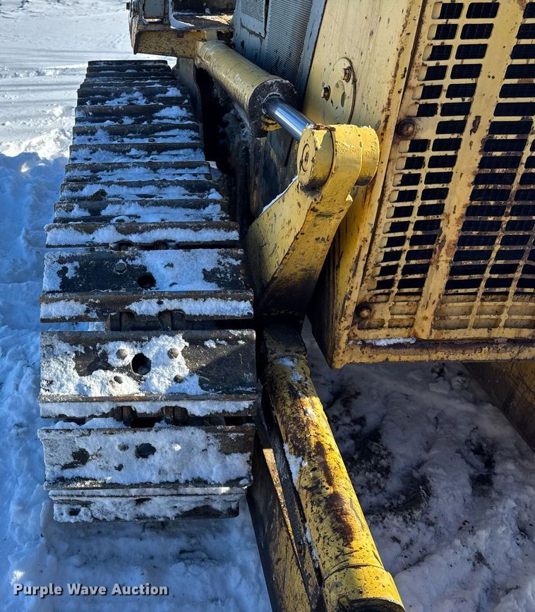 image for item DU3291 1998 Komatsu D38E dozer
