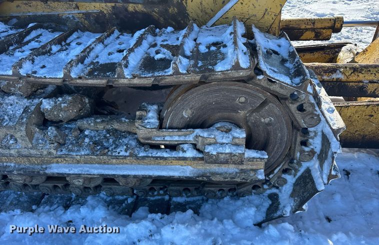 image for item DU3291 1998 Komatsu D38E dozer