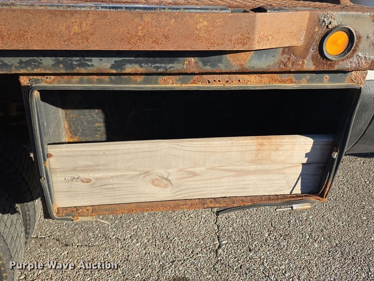 image for item DV0185 2009 Ford F450 Super Duty XL Crew Cab flatbed truck