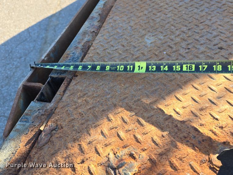 image for item DV0185 2009 Ford F450 Super Duty XL Crew Cab flatbed truck