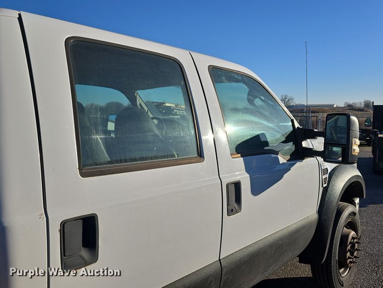 image for item DV0185 2009 Ford F450 Super Duty XL Crew Cab flatbed truck