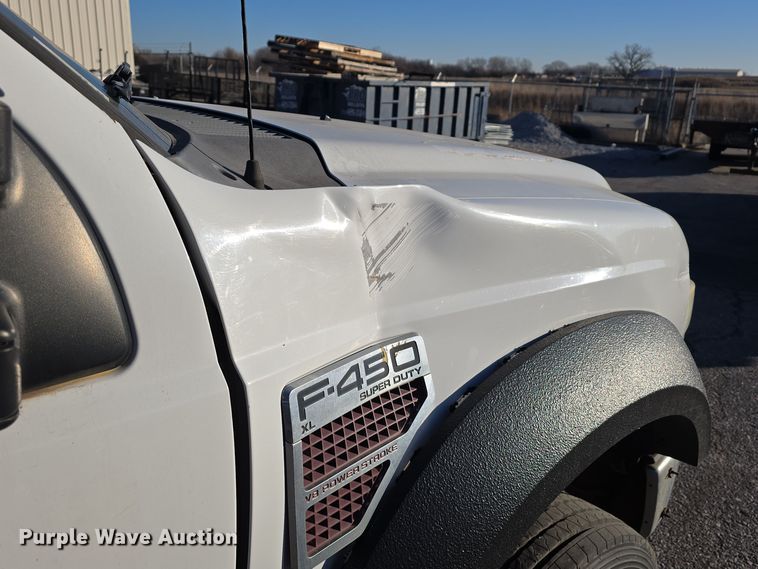 image for item DV0185 2009 Ford F450 Super Duty XL Crew Cab flatbed truck