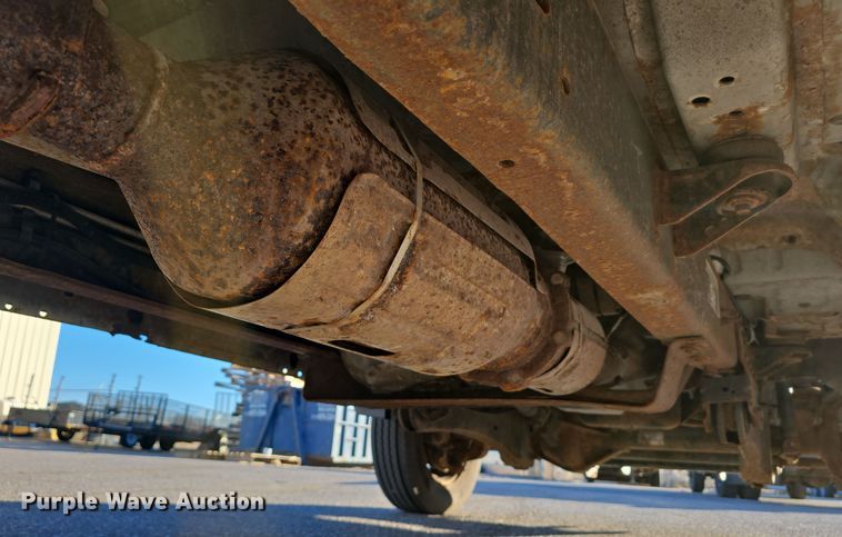 image for item DV0185 2009 Ford F450 Super Duty XL Crew Cab flatbed truck