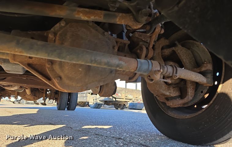 image for item DV0185 2009 Ford F450 Super Duty XL Crew Cab flatbed truck