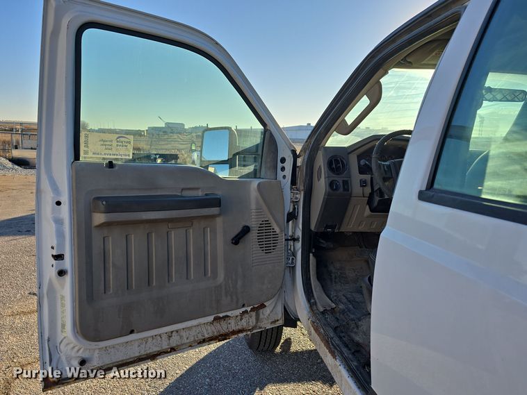 image for item DV0185 2009 Ford F450 Super Duty XL Crew Cab flatbed truck