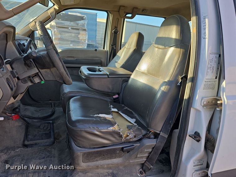 image for item DV0185 2009 Ford F450 Super Duty XL Crew Cab flatbed truck