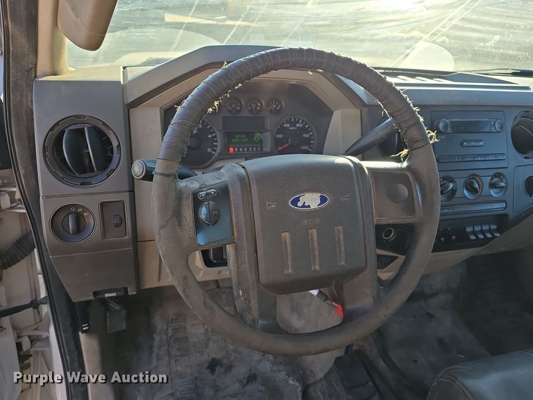 image for item DV0185 2009 Ford F450 Super Duty XL Crew Cab flatbed truck