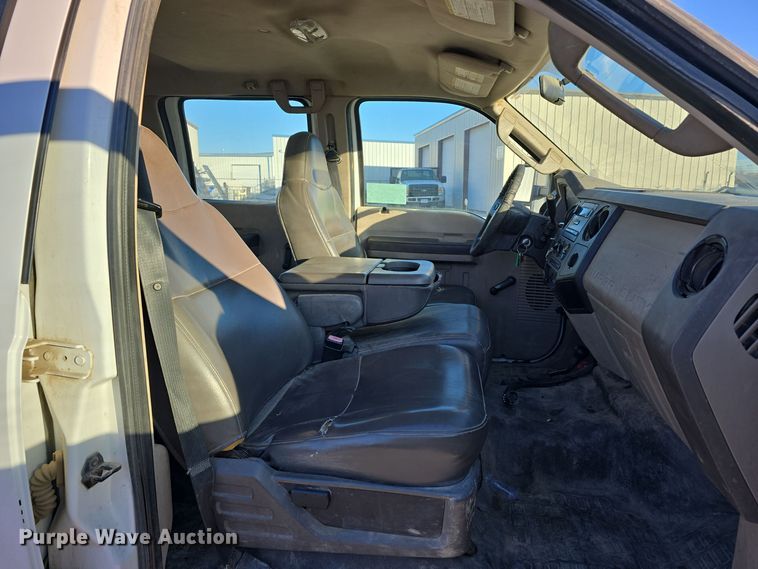 image for item DV0185 2009 Ford F450 Super Duty XL Crew Cab flatbed truck