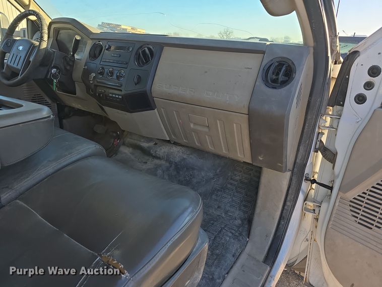 image for item DV0185 2009 Ford F450 Super Duty XL Crew Cab flatbed truck