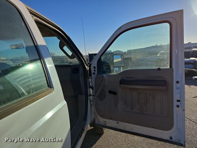 image for item DV0185 2009 Ford F450 Super Duty XL Crew Cab flatbed truck