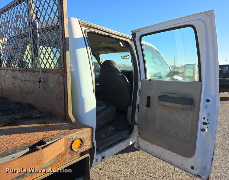 image for item DV0185 2009 Ford F450 Super Duty XL Crew Cab flatbed truck