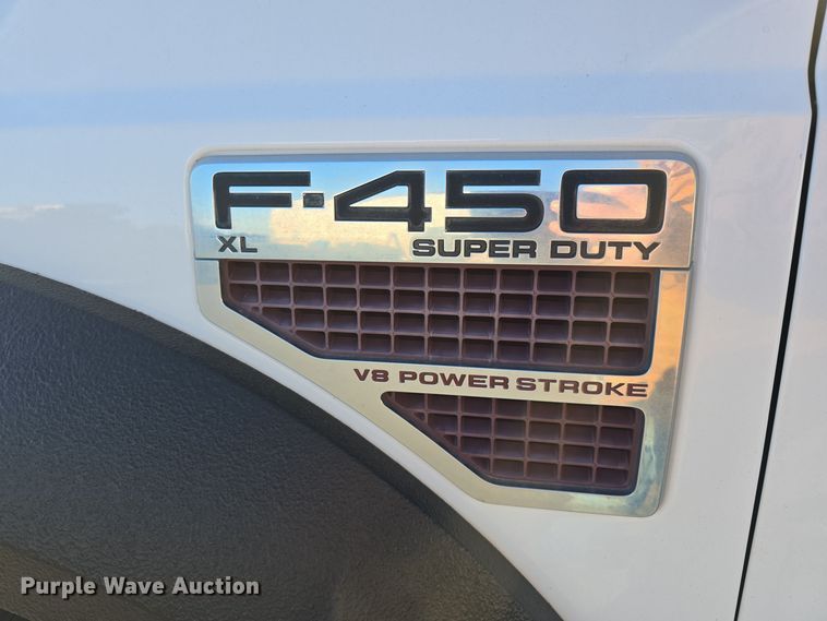 image for item DV0185 2009 Ford F450 Super Duty XL Crew Cab flatbed truck