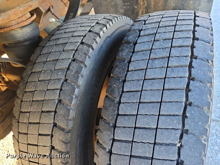 image for item DV0185 2009 Ford F450 Super Duty XL Crew Cab flatbed truck