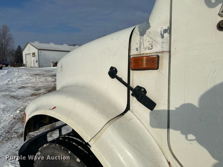 image for item DV0549 2001 International 4700 dump truck