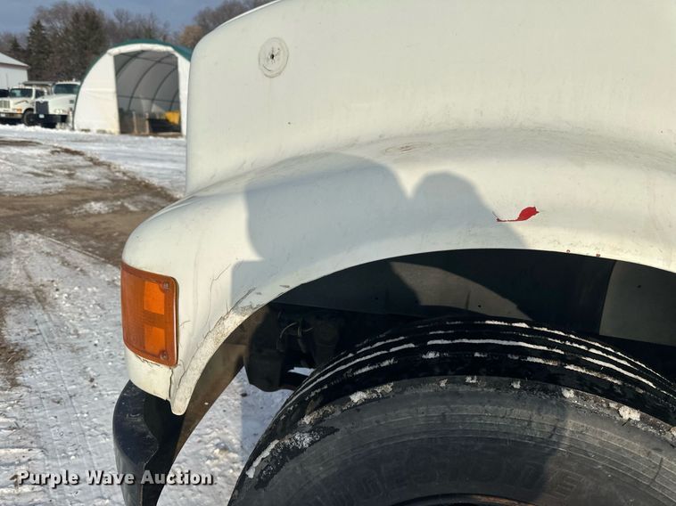 image for item DV0549 2001 International 4700 dump truck