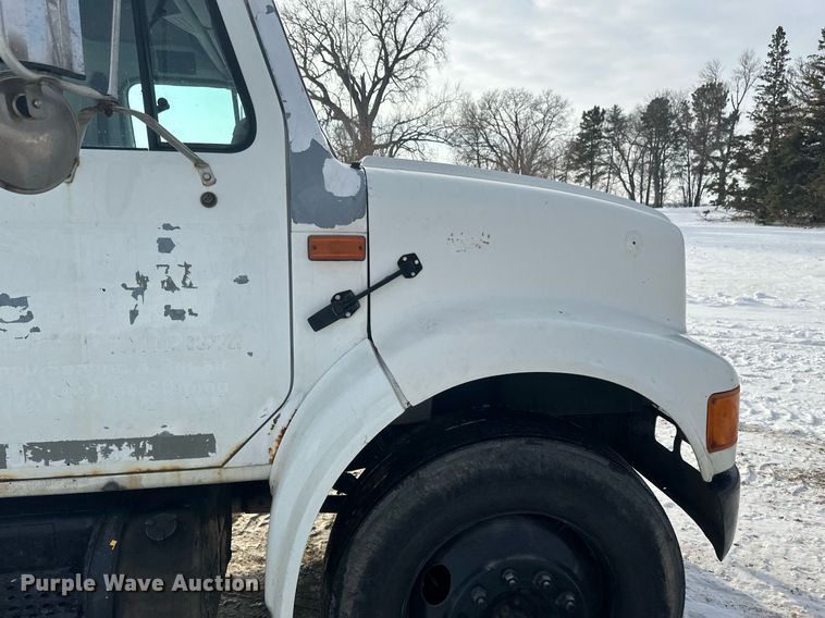 image for item DV0549 2001 International 4700 dump truck