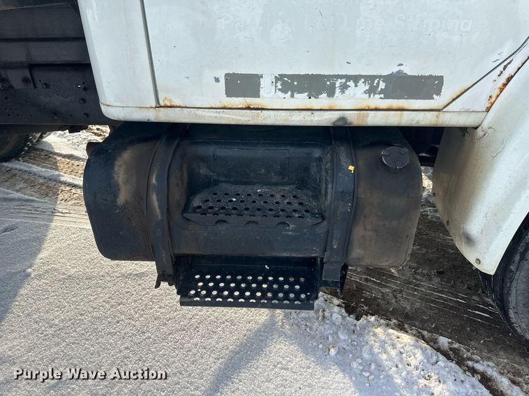 image for item DV0549 2001 International 4700 dump truck