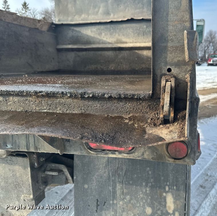 image for item DV0549 2001 International 4700 dump truck