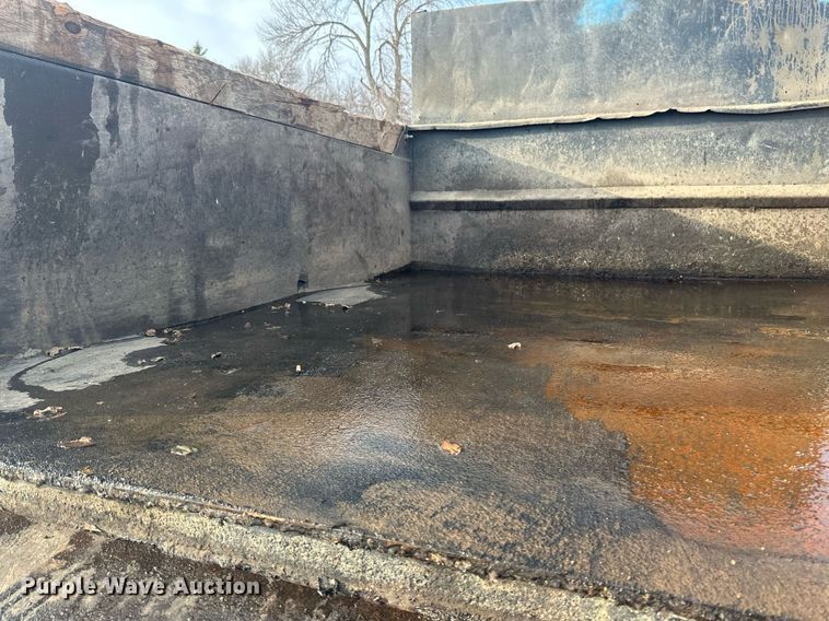 image for item DV0549 2001 International 4700 dump truck