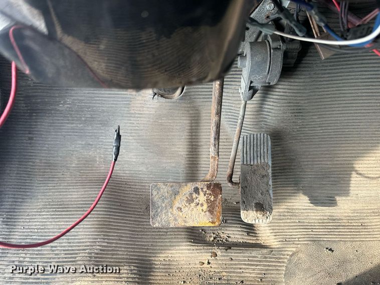 image for item DV0549 2001 International 4700 dump truck