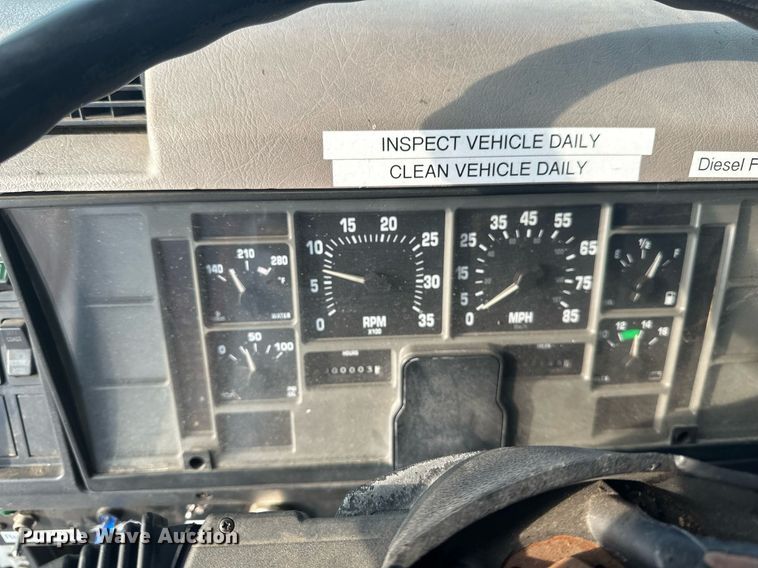 image for item DV0549 2001 International 4700 dump truck