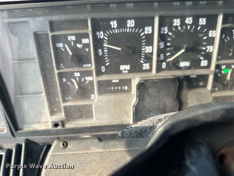 image for item DV0549 2001 International 4700 dump truck