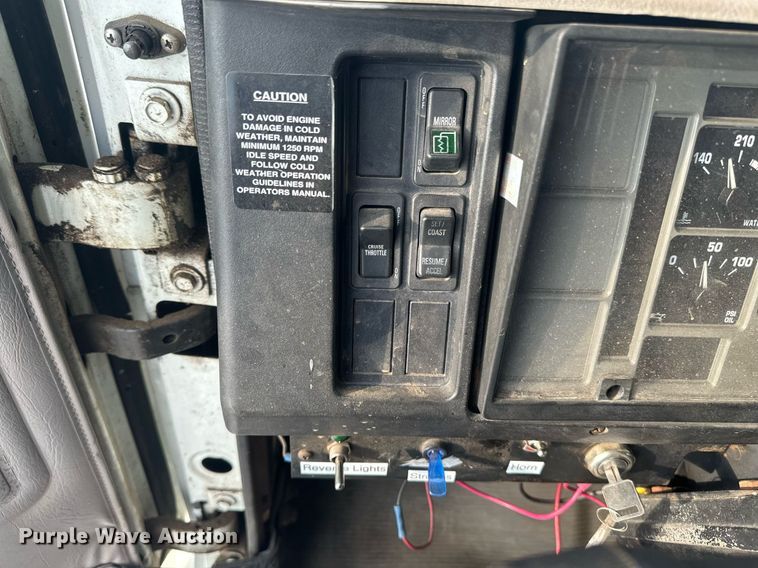 image for item DV0549 2001 International 4700 dump truck