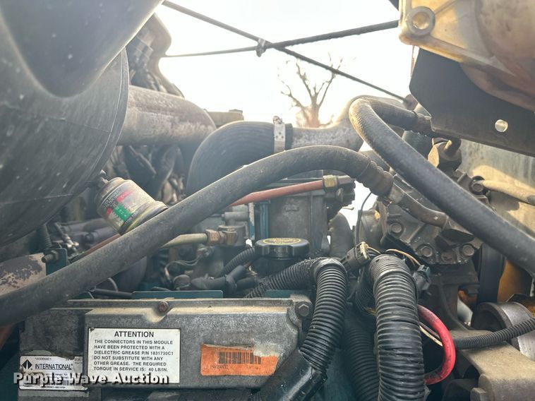 image for item DV0549 2001 International 4700 dump truck