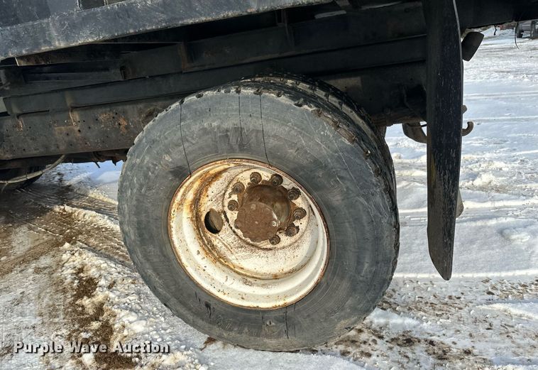 image for item DV0549 2001 International 4700 dump truck