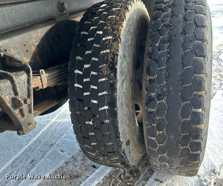 image for item DV0549 2001 International 4700 dump truck